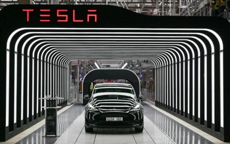 Se preguntan las armadoras: ¿qué tan rápido cambiar a EVs?