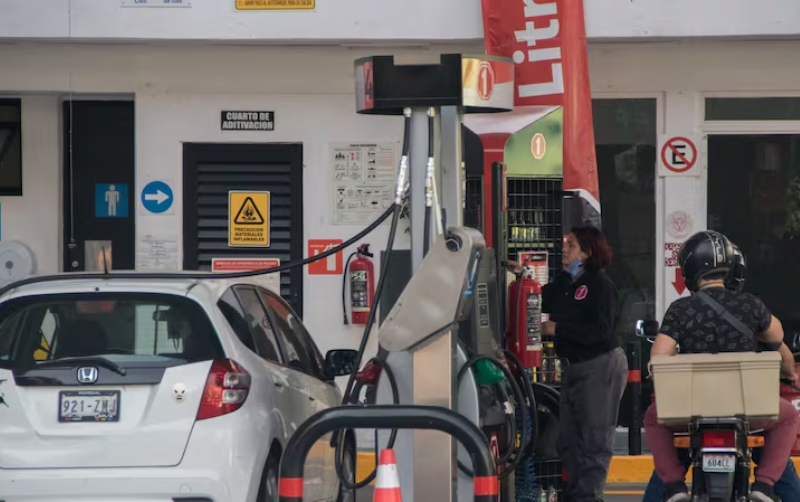 Se resisten gasolineras en Nuevo León a bajar sus precios