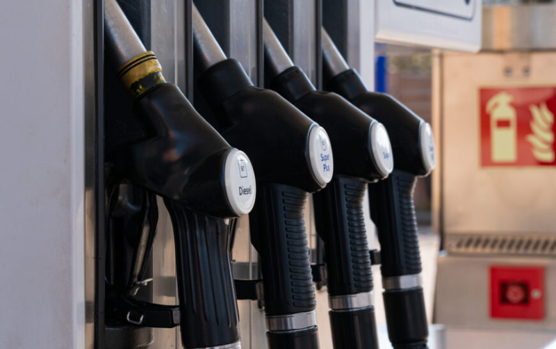 Se suman estaciones de servicio al acuerdo del tope de precios de la gasolina regular