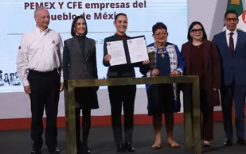 Sheinbaum firma leyes secundarias para que Pemex y la CFE sean empresas públicas del Estado