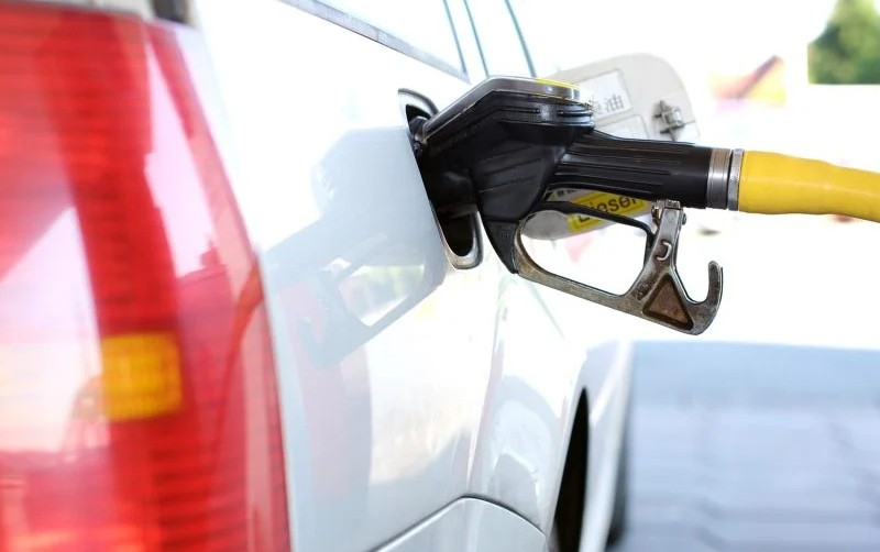 ¡Suben los precios! Gasolina en California llega a su récord por segundo día consecutivo