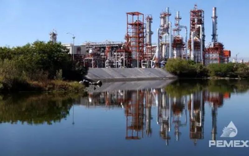 Vence plazo para que Pemex entregue plan ambiental por Cadereyta