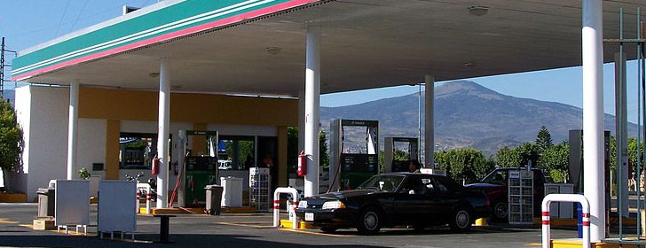 Modifican distancia entre gasolineras y regulan espectaculares