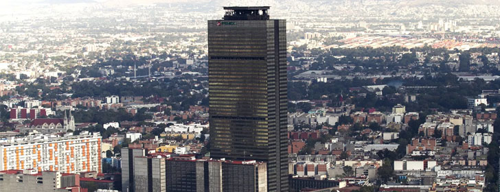 Pemex coloca en Torre Ejecutiva logo por su 80 aniversario